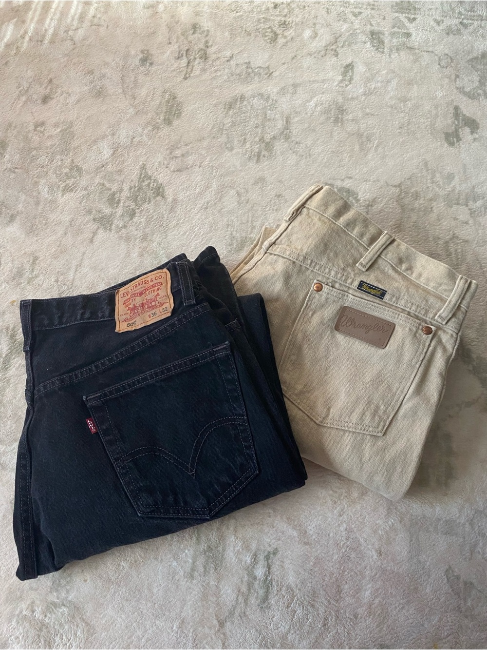 Wrangler & Levi’s Jeans Bundle (2)